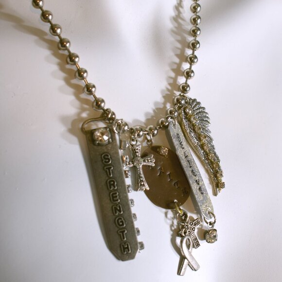 Handmade metal dangle charm necklace - Strength, believe, faith - Picture 7 of 11